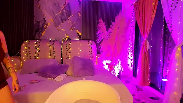 SarahCastro1  online show from 03/17/26, 04:37