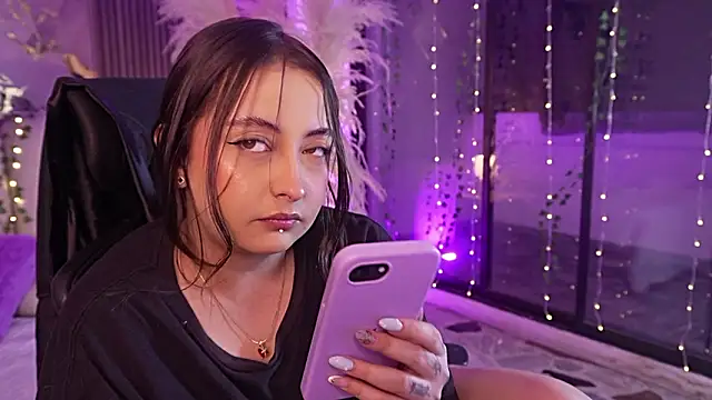 SarahCastro1  online show from 03/02/26, 05:08