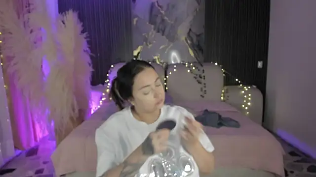 SarahCastro1  online show from 03/29/26, 05:09