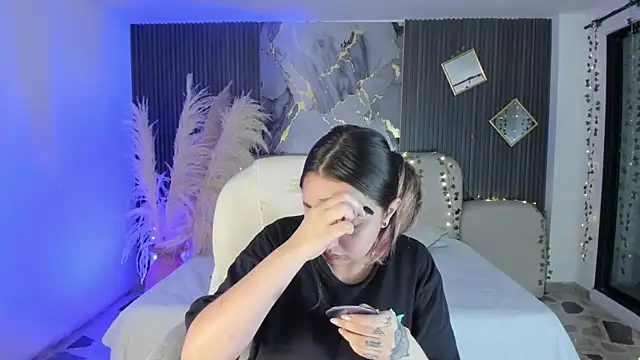 SarahCastro1  online show from 01/10/26, 04:19