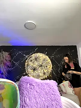 SarahCastro1  online show from 12/03/25, 02:34