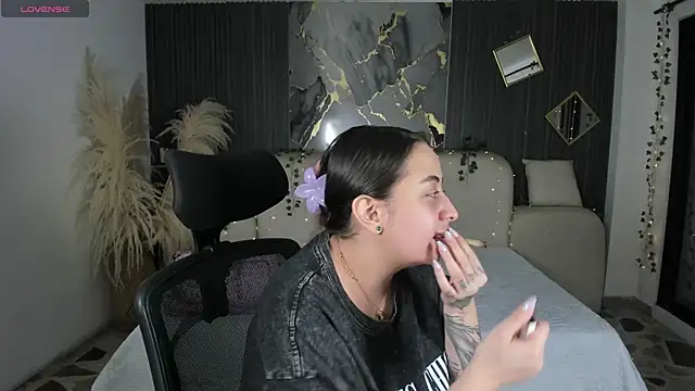 SarahCastro1  online show from 01/11/26, 03:24