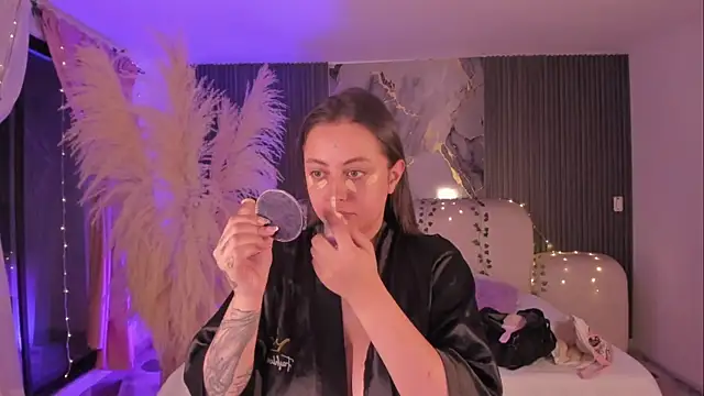 SarahCastro1  online show from 03/26/26, 05:50