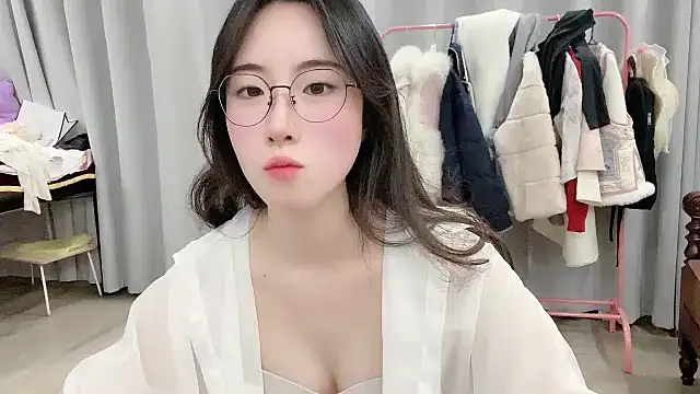 Freya7777 online show from 12/18/25, 02:43