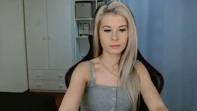 KristineGlow online show from 04/24/26, 06:15