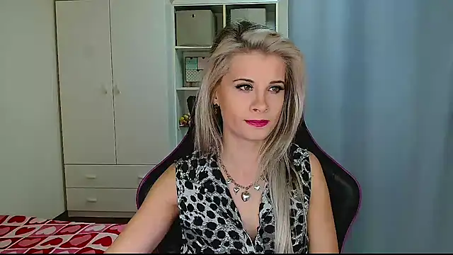 KristineGlow online show from 02/03/26, 07:13