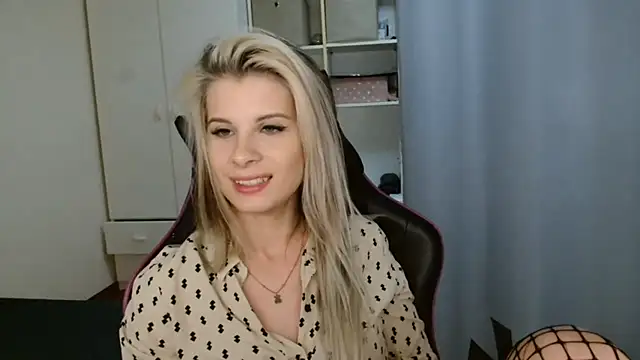 KristineGlow online show from 05/09/26, 06:33