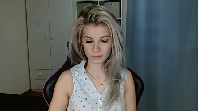 KristineGlow online show from 03/11/26, 07:13