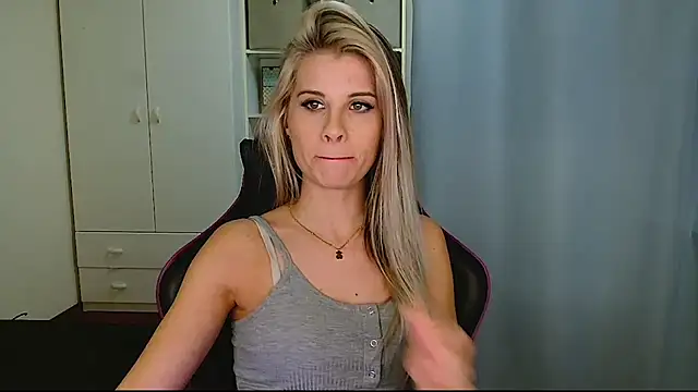 KristineGlow online show from 02/16/26, 09:02