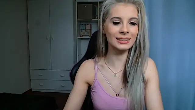 KristineGlow online show from 06/02/26, 06:24