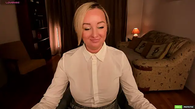 sexmom8 online show from 04/18/26, 07:07