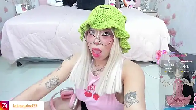 Snapshot of SafiroAgataaa chatting on 07/17/26, 02:53 SafiroAgataaa online show from 07/17/26, 02:53
