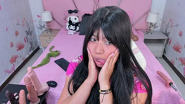 SafiroAgataaa online show from 10/18/25, 10:01