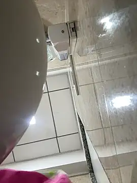 Snapshot of HeerStd chatting on 01/14/26, 04:21 HeerStd online show from 01/14/26, 04:21