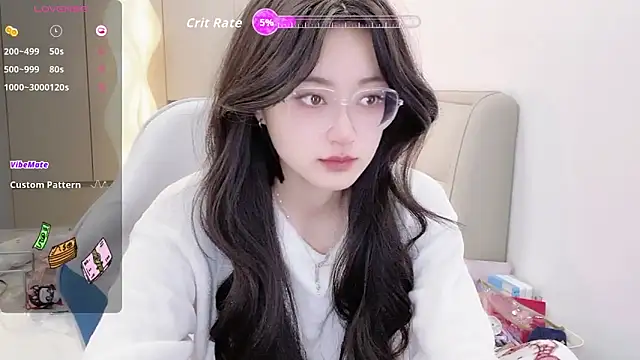 Snapshot of Naiyi-babe chatting on 11/19/25, 03:23 Naiyi-babe online show from 11/19/25, 03:23