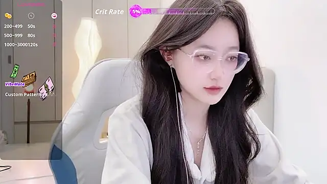 Snapshot of Naiyi-babe chatting on 11/05/25, 04:32 Naiyi-babe online show from 11/05/25, 04:32