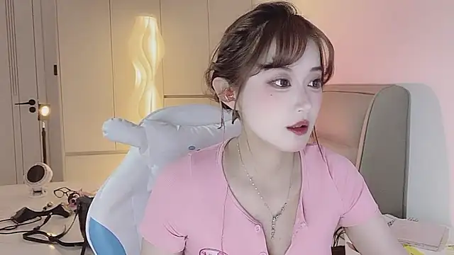 Snapshot of Naiyi-babe chatting on 02/28/26, 01:11 Naiyi-babe online show from 02/28/26, 01:11