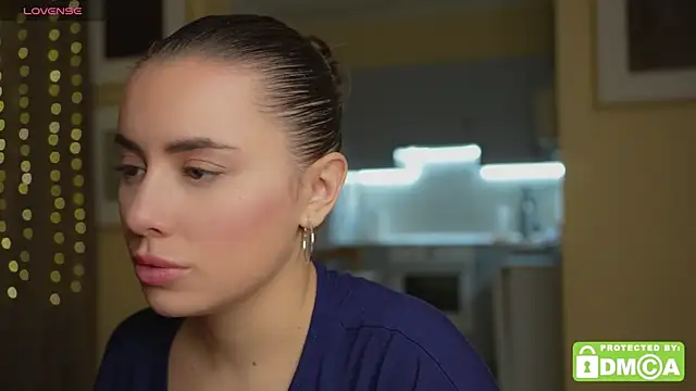 KateCarrey online show from 11/11/25, 04:13