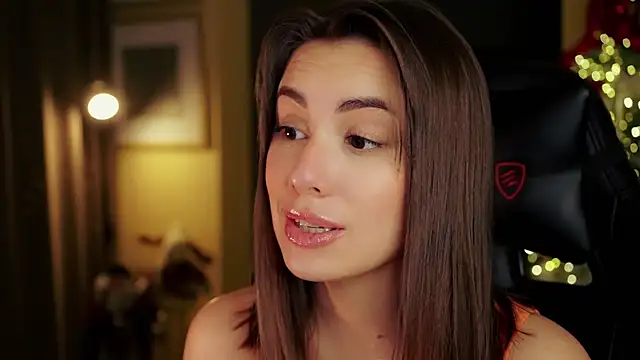 Snapshot of KateCarrey chatting on 12/21/25, 04:08 KateCarrey online show from 12/21/25, 04:08