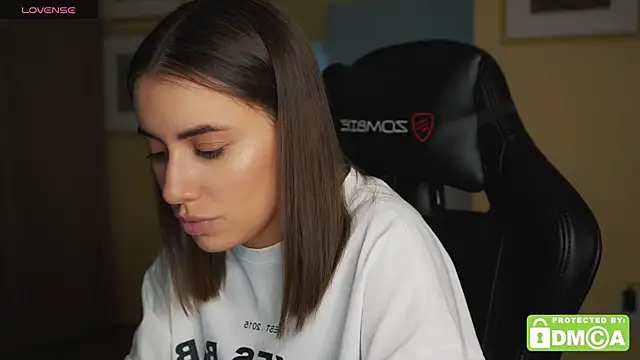 KateCarrey online show from 10/30/25, 03:42