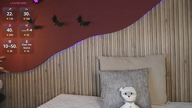 Snapshot of Nina_Kinky chatting on 10/08/25, 01:45 Nina Kinky online show from 10/08/25, 01:45