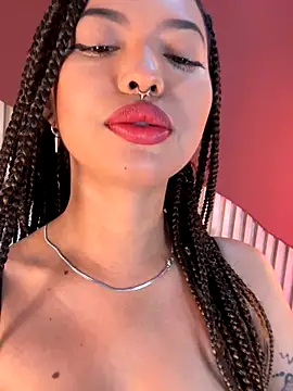 Snapshot of Nina_Kinky chatting on 09/15/25, 01:44 Nina Kinky online show from 09/15/25, 01:44