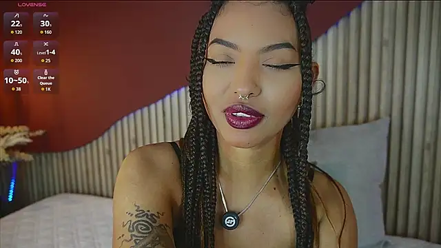 Snapshot of Nina_Kinky chatting on 09/16/25, 01:56 Nina Kinky online show from 09/16/25, 01:56