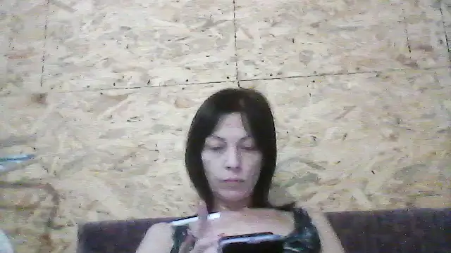 Snapshot of Milana38 chatting on 12/17/25, 01:49 Milana38 online show from 12/17/25, 01:49