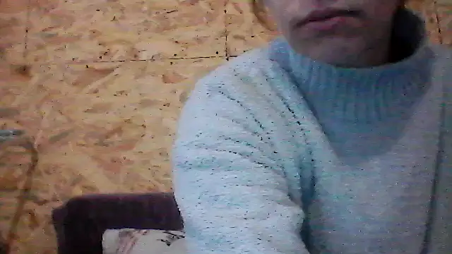 Snapshot of Milana38 chatting on 12/14/25, 12:11 Milana38 online show from 12/14/25, 12:11