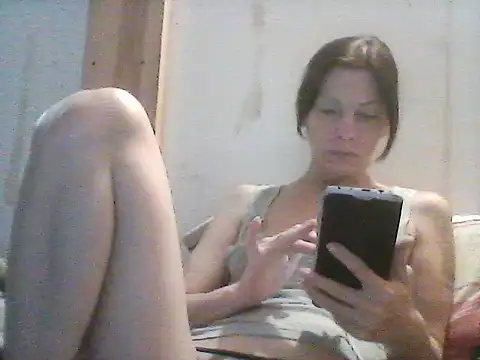 Snapshot of Milana38 chatting on 06/14/26, 06:31 Milana38 online show from 06/14/26, 06:31