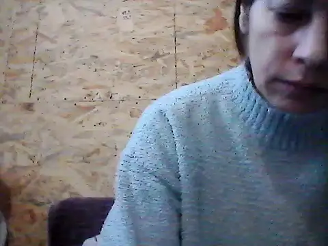 Snapshot of Milana38 chatting on 12/21/25, 10:39 Milana38 online show from 12/21/25, 10:39