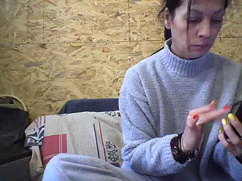 Snapshot of Milana38 chatting on 10/15/25, 08:44 Milana38 online show from 10/15/25, 08:44
