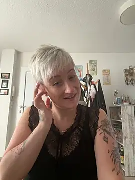 Snapshot of Rozendefotz chatting on 09/11/25, 06:35 Rozendefotz online show from 09/11/25, 06:35