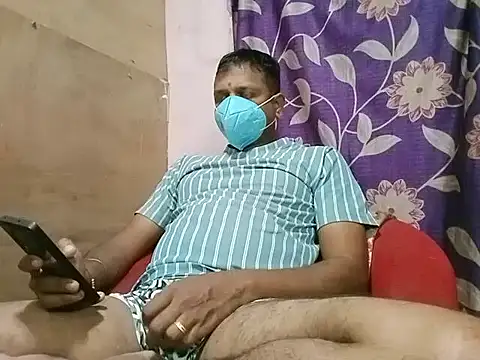 Snapshot of StreetLover_77 chatting on 09/19/25, 03:49 StreetLover 77 online show from 09/19/25, 03:49