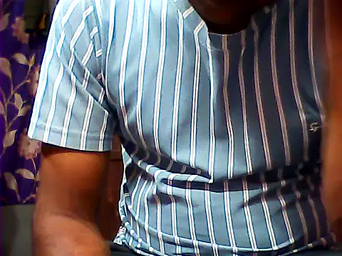 Snapshot of StreetLover_77 chatting on 09/09/25, 06:23 StreetLover 77 online show from 09/09/25, 06:23