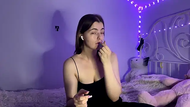 HoneyMist online show from 11/11/25, 05:08