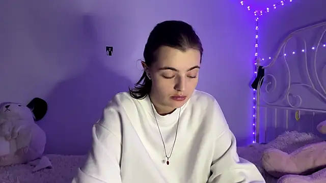 HoneyMist online show from 11/10/25, 04:23