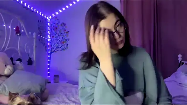 HoneyMist online show from 10/05/25, 04:09