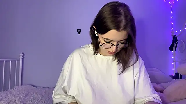 HoneyMist online show from 11/25/25, 02:17