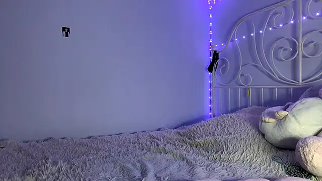 HoneyMist online show from 11/28/25, 01:22