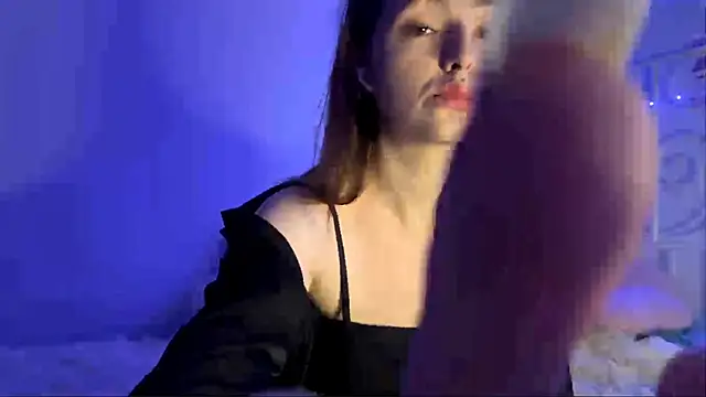 HoneyMist online show from 12/17/25, 05:07