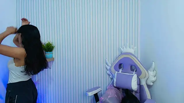 kataleya  18 online show from 11/27/25, 03:23