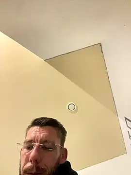 Snapshot of pimousssse chatting on 11/01/25, 02:29 pimousssse online show from 11/01/25, 02:29