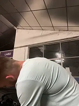 Snapshot of pimousssse chatting on 10/04/25, 01:29 pimousssse online show from 10/04/25, 01:29