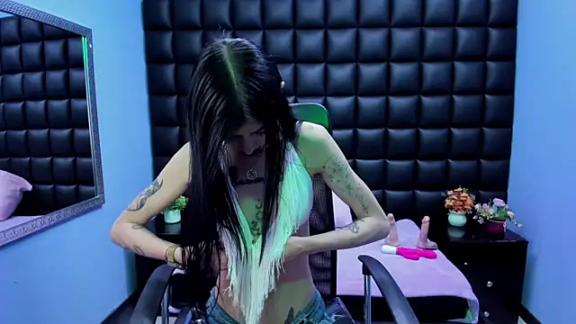 Snapshot of Dulce_Miaa_ chatting on 02/02/26, 05:34 Dulce Miaa online show from 02/02/26, 05:34