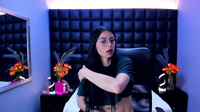Snapshot of Dulce_Miaa_ chatting on 06/16/26, 06:08 Dulce Miaa online show from 06/16/26, 06:08