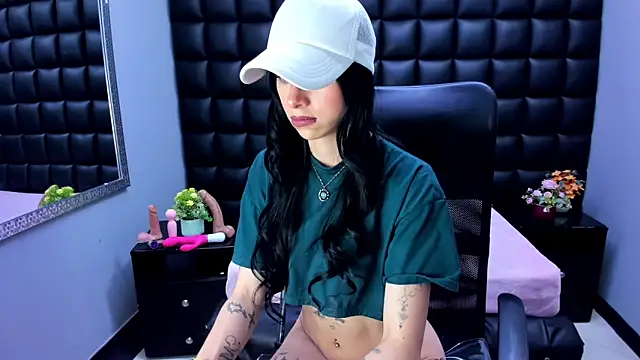 Dulce Miaa  online show from 05/08/26, 06:23