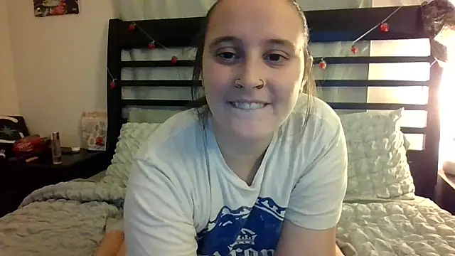 Snapshot of Shadow_Slut chatting on 09/26/25, 01:01 Shadow Slut online show from 09/26/25, 01:01