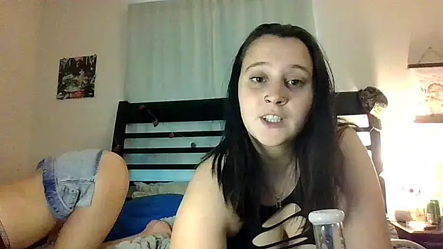 Snapshot of Shadow_Slut chatting on 10/01/25, 10:57 Shadow Slut online show from 10/01/25, 10:57