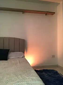 BrunnetAri  online show from 10/23/25, 03:00